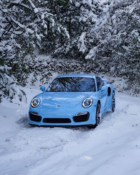 Porsche Garage, Blue Cars, Winter Shoot, Slammed Cars, Ios Ideas, Winter Car, Baby Blue Aesthetic, Porsche Classic, Lux Cars