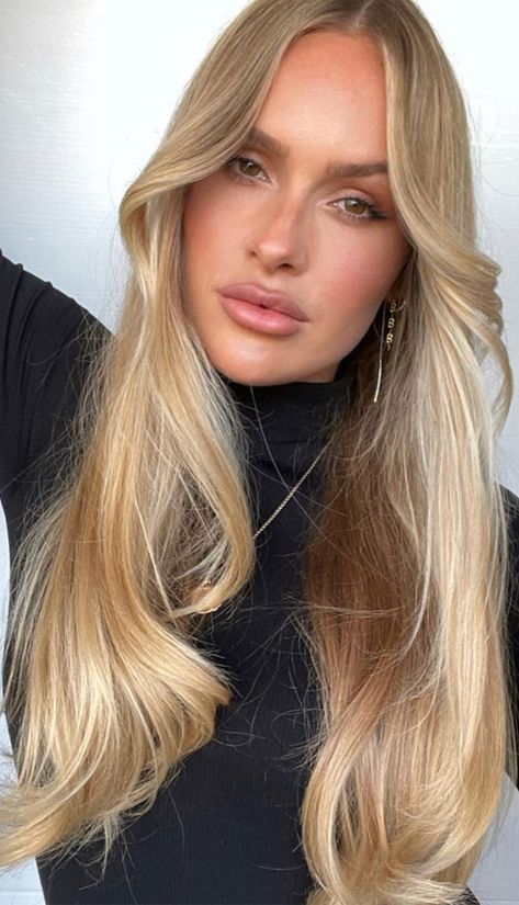 new blonde hair ideas, latest blonde hair, blonde hair color, blonde hair color trends 2022, low maintenance blonde, honey blonde, butter blonde Blonde Hair For Hazel Eyes, Butter Blonde Hair, Blone Hair, Cute Blonde Hair, Butter Blonde, Warm Blonde Hair, App Filter, Golden Blonde Hair, Blonde Haircuts