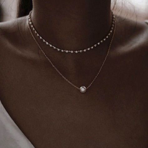 Silver Necklaces Dainty, Prom Jewellery Ideas, Sparkly Silver Necklace, Silver Prom Jewlrey, Prom Jelewery, Simple Silver Necklace Aesthetic, Silver Jewelry Astethic, Elegant Jewelry Classy Silver, Prom Jewlrey Looks