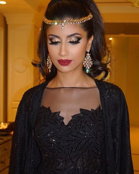 ShaguftaHussein🌸 Arabian Nights Prom, Wedding Musts, Eastern Makeup, Posh Wedding, Arabian Knights, Night Hairstyles, Wedding Headpieces, Arabian Night, Fall Makeup Looks