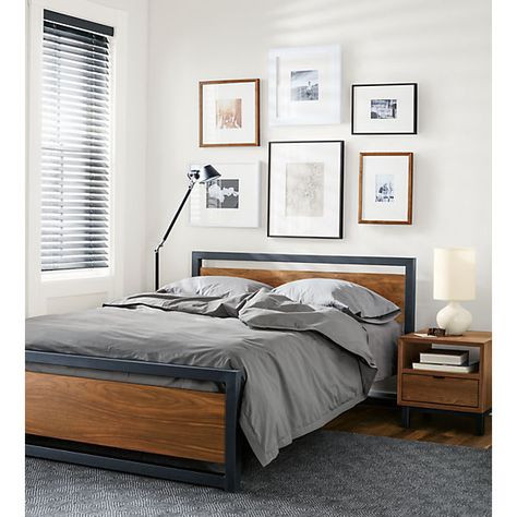 Contemporary Beds, Beds Modern, Mens Bedroom Decor, Modern Beds, Veneer Panels, Decor Studio, Mens Bedroom, Furniture Room, California King Bedding