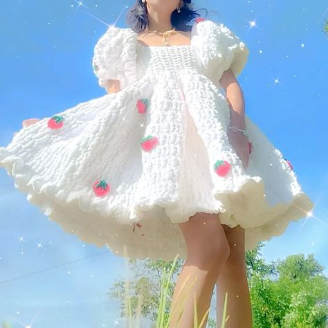 Crochet Clothes Tutorial, Crochet Sweater Design, Clothes Tutorial, Crochet Strawberry, Crochet Design Pattern, Crochet Clothing And Accessories, Kawaii Crochet, Dress Tutorials, Kawaii Fashion Outfits