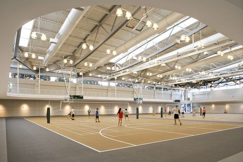 York College Grumbacher Sport and Fitness Center – Sasaki Sports Training Facility, Sports Facility Architecture, College Workout, Rec Center, Multipurpose Hall, Kang Ho Song, Steel Trusses, Sport Hall, Sports Room