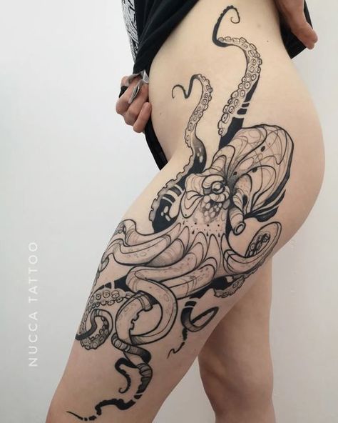 Animal Back Tattoo, Octopus Thigh Tattoos, Underwater Tattoo, Side Hip Tattoos, Virgo Tattoo Designs, Modern Art Tattoos, Octopus Tattoo Design, Octopus Tattoos, Hip Tattoos Women