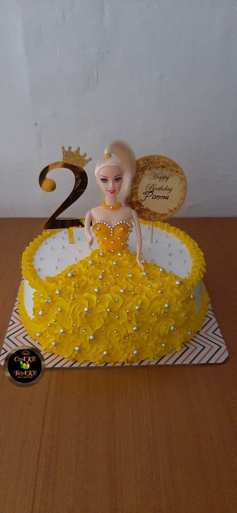 Barbie Doll Cake Design Simple, Latest Birthday Cake Design For Girl, Sitting Doll Cake Design, Doll Cake Design Simple, Easy Doll Cake, Simple Barbie Cake, Barbie Doll Cake Design, Doll Theme Cake, Barbie Cake Ideas Birthdays