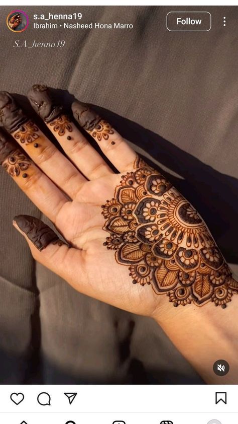 Simple Front Mehndi Designs, Mehandi Front Hand Design, Simple Mehandi Front Hand, Mendi Design Modern, Modern Mehndi Designs Front Hand, Mehendi Front Hand, Simple Mehndi Designs Front Hand Easy, Front Mehendi Designs, Mehendi Designs For Front Hands