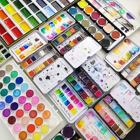 Watercolour Heaven 🖌🖌🖌❤ Am I crazy ?? 🙃😁 *** * --- ✂️ Show me your collection or most loved paint set! ---- * *** #watercolorlove #watercolor #watercolorfun #watercolour #painting #paintdaily #paint #farby #farbywodne Watercolor Pallet, Am I Crazy, Cupcake Drawing, Watercolor Supplies, Watercolor Kit, Watercolor Paint Set, Artist Aesthetic, Watercolor Palette, Search Bar