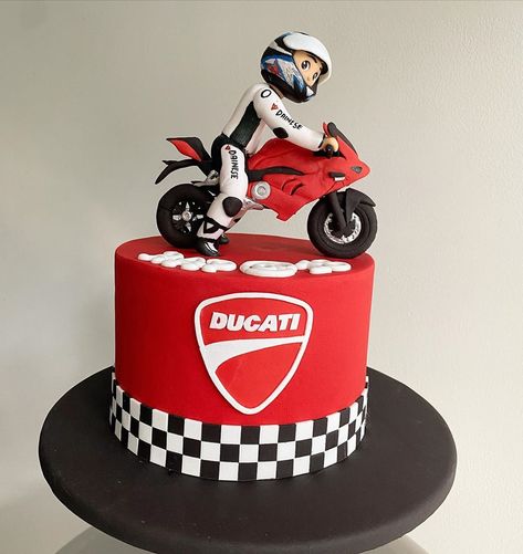 Motor Cake, Motorcycle Birthday Cakes, Ducati Bike, Motorbike Cake, Bike Cake, Motorcycle Cake, Motorcycle Birthday, Bike Cakes, Unique Cakes Designs