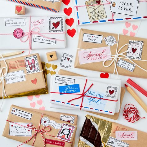 Special Delivery Chocolate Bar Package | Darcy Miller Designs Personalized Chocolate Bars, Martha Weddings, Chocolate Wrapping, Valentines Day Food, Valentine Chocolate, Cadeau Diy, Personalized Chocolate, Sweet Valentine, Valentine Fun