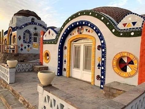 Houses in Aswan,Egypt. Nubian Village, Dance Studio Design, Aswan Egypt, Minimalist Furniture Design, Egypt Culture, African House, Mud House, Airport Design, Classic Villa