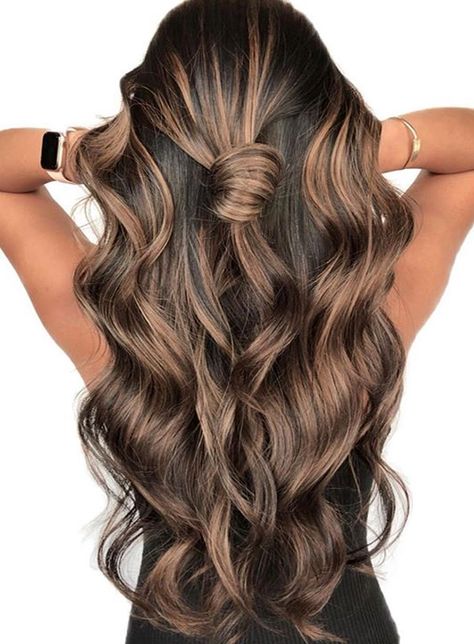 Gorgeous dimensional brunette balayage hair color shades in 2019 Honey Balayage On Dark Hair Short, Dimensional Brunette Balayage, Dimensional Brunette, Balayage Hair Color, Dimensional Color, Gorgeous Hair Color, Spring Hair Color, Brunette Balayage Hair, Brown Hair Balayage