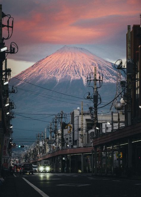 Mount Fuji Wallpaper, Fuji Wallpaper, Gunung Fuji, Japan Countryside, Japan Places To Visit, Italy Countryside, Japanese Mountains, Fuji Mountain, Future Wallpaper