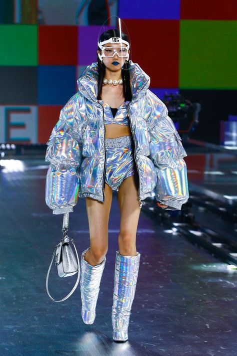 The Craziest Shoes Milan Fashion Week Fall 2021 – Footwear News Futurism Fashion, Space Fashion, Cyberpunk Fashion, Mode Casual, Futuristic Fashion, Fashion Inspiration Design, Future Fashion, Dolce E Gabbana, 가을 패션