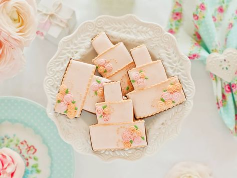 The Bridesmaids' Luncheon - Wedding Planning Ideas - Bridal party Information Luncheon Menu Ideas, Luncheon Menu, Bridesmaid Flask, Luncheon Ideas, Wedding Luncheon, Bridesmaid Brunch, Wedding Cake Cookies, Bridesmaid Luncheon, Brunch Places