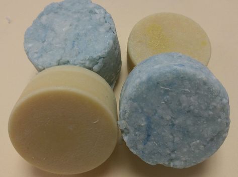 Skincare Workshop, Conditioner Bar Recipe, Lush Shampoo Bar, Diy Shampoo Bar, How To Treat Dandruff, Ph Balanced Shampoo, Shampoo Bar Recipe, Homemade Body Care, Conditioner Bars