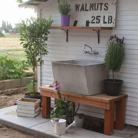 Outdoor Sink Ideas, Outdoor Garden Sink, Outside Sink, Outdoor Sink, Outdoor Kitchen Sink, Garden Sink, Beautiful Backsplash, Wooden Countertops, Sink Ideas