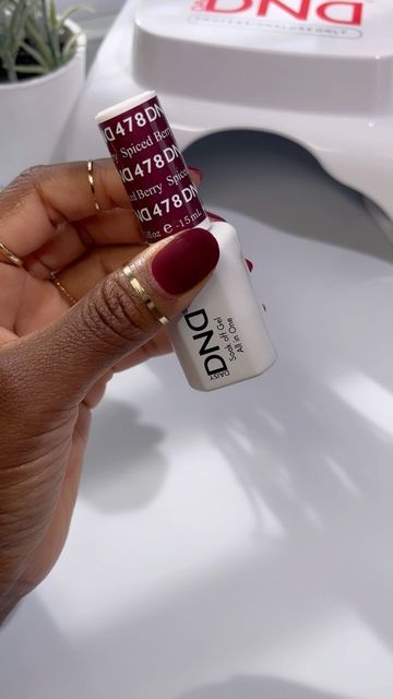 WhoDidHerNails on Instagram: "Spiced Berry 🍓 @dndgel  💰Discount Code: devinydnd25   Colors:  478 Spiced Berry • •  #nailtechcheck #nailswatch #diynails #nailpolish #nails #instagramreels #DNDGel #DNDGelPolish #DNDgelpartner #rednails #burgundynails" Dnd 633 Garnet Red, Dnd Spiced Berry, Nails Dnd, Face Nails, Dnd Gel Polish, Garnet Red, Burgundy Nails, Glitz And Glam, Fall Nails