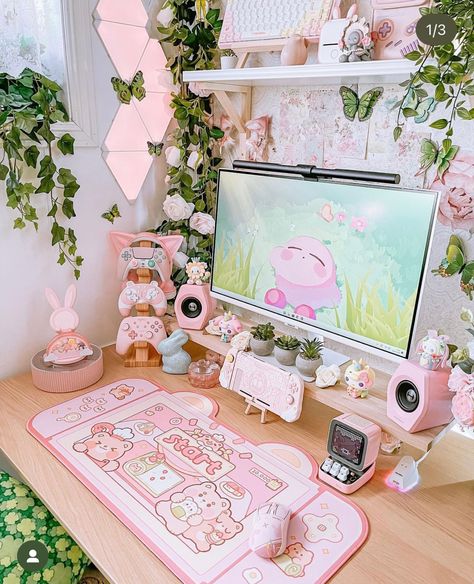 Kawaii Office, Desktop Ideas, Kawaii Room Ideas, Dream Setup, Aesthetic Office, Gamer Desk, Gaming Desk Setup, Cozy Desk, Apartment Vibes