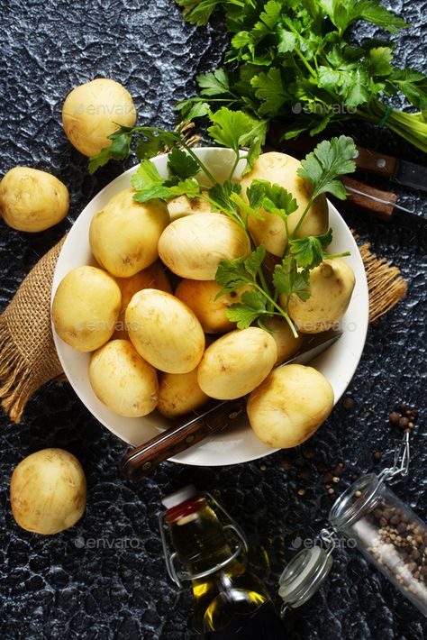 Potato Photography, Raw Baking, Potato Photo, Soap Images, Baking Bowl, Raw Potato, Styling Photography, Baby Potatoes, Potato Dishes