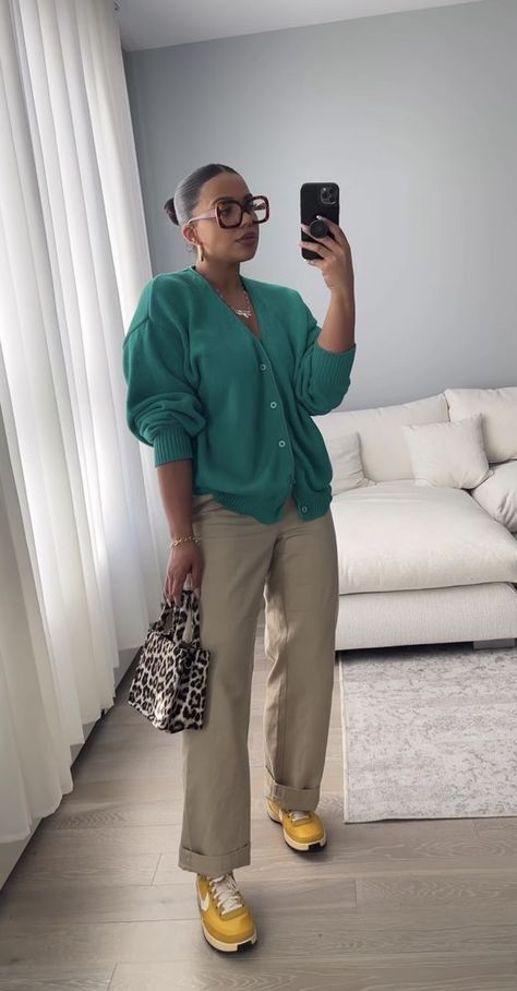 25 Chic Summer Outfits for Women Over 40 - Trendy & Classy Styles 2024 Fall Outfits For Black Women, Winter Outfits Ideas, Cute Professional Outfits, Professional Outfits Women, Stylish Work Attire, Effortlessly Chic Outfits, Business Casual Outfits For Work, Looks Street Style, Stylish Work Outfits