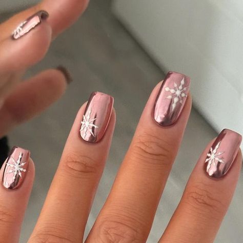 Charlotte Herberts on Instagram: "Chrome Snowflakes❄️🎀❄️ @glossifyofficial @homeofnailart @nails_luxeofficial @lucypastorellitools_ #chromenails #pinknails #christmasnails #snowflakenails #cutenails #pinkchrome" Snowflake Nails Ideas, Chrome December Nails, Christmas Nail Chrome, Chrome Nails For Christmas, Chrome Nails With Snowflakes, Chrome Xmas Nails, Christmas Nails With Chrome, 2024 Nails Winter, Chrome Nails Winter