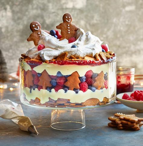 Orange Trifle Recipes, Halloween Trifle, Christmas Trifle Recipes, Trifle Recipes, Christmas Trifle, Berry Trifle, Chocolate Custard, Trifle Desserts, Trifle Recipe