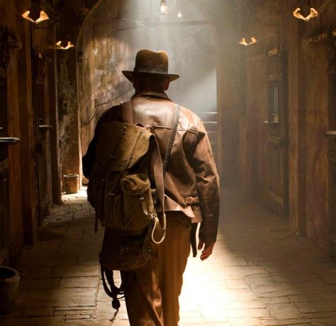 Archeologist Aesthetic Men, Indian Jones Aesthetic, Adventure Pulp Outfit, Explorer Outfit Aesthetic, Indiana Jones Aesthetic Outfit, Treasure Hunter Aesthetic, Expedition Aesthetic, Archaeologist Aesthetic, Indiana Jones Aesthetic