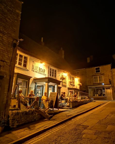 Cheese Monger, Chipping Norton, Alex James, British Pub, The Cotswolds, Dining Room, England, Cheese, Blue