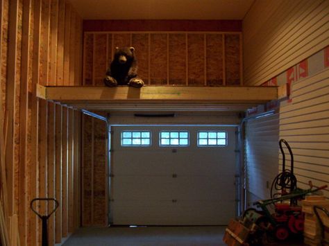 Over door mezzanine Mezzanine Garage Conversion, Garage Mezzanine Storage, Mezzanine Storage Ideas, Small Garage Interior, Garage With Mezzanine, Garage Mezzanine Ideas, Mezzanine Garage, Garage Mezzanine, Garage Expansion