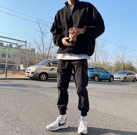 Aesthetic Black Hoodie, Black Hoodie Outfit Men, Black Sweatpants Outfit, Hoodie Outfit Aesthetic, Black Hoodie Outfit, Sporty Outfits Men, Korean Street Fashion Men, Hype Fashion, Hoodie Outfit Men