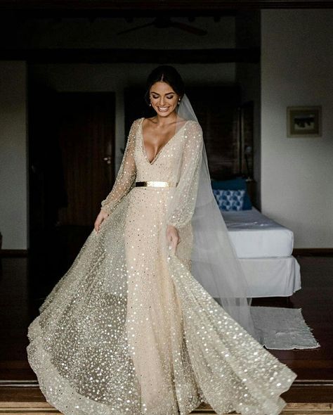 Wedding Chicks® on Instagram: “A mirrored and embellished dreamy gown on gorgeous @karenlimabrazil! Swipe through to see the detail. This @onedaybridal wedding dress is…” Gold Sash, Two Piece Wedding Dress, Wedding Dress Champagne, Bridal Party Dresses, A Wedding Dress, Puff Long Sleeves, Bride Gowns, Mini Robes, Long Wedding Dresses