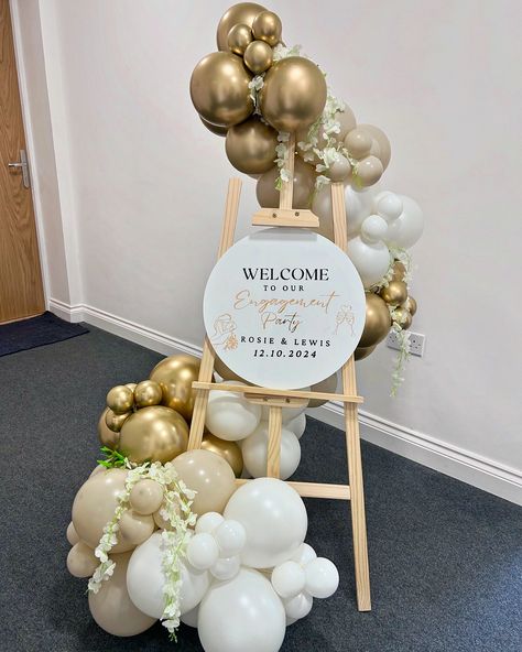 Engagement party welcome easel✨ Such a statement for your parties! #partyideas #balloons #balloondecor #bubbleballoons #balloondecoration #birthdayparty #birthdaydecor #kentbusiness #londonbusiness #smallbusiness #smallbusinessowner #balloonideas #balloonstylist #balloondecorations #balloondesign #1stbirthday #1stbirthdayparty #discoverunder5k #discoverunder10k #discoverunder1k #engagement Balloons Welcome Sign, Retirement Party Balloons, Sign With Balloons, Balloons On Welcome Sign, Balloon Easel, Welcome Sign Balloon Garland, Welcome Easel With Balloons, Easel Balloon Garland, Party Welcome Sign With Balloons