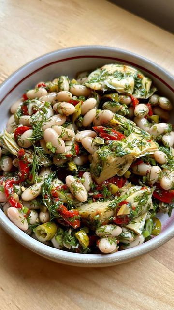 Canned Artichoke Recipes, Bean Salad Recipes Easy, Canned Beans Recipe, Well Stocked Pantry, Cannellini Beans Recipes, Cannellini Bean Salad, Marinated Artichoke Hearts, Stocked Pantry, Cannellini Bean