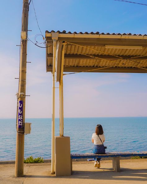 This is one of the most beautiful unmanned stations in Japan, 📍Shimonada Station It’s not very common to visit a train station when traveling, but there’s an exception if you’re traveling to Ehime prefecture or nearby areas in the Shikoku Region.🩵 Though there’s not much to do in the area, you can enjoy the spectacular view of the Seto Inland Sea. Right outside the station, there’s a coffee truck where you can relax with some coffee or try their special mandarin juice, as Ehime Prefecture i... Shimonada Station, Japan Train Station, Ehime Japan, Mandarin Juice, Seaside City, Japan Train, Ehime, Miniature Models, Coffee Truck