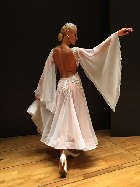 Dancing Dress Latin, Ballroom Dress Inspiration, Ballroom Fashion, Waltz Dress, Dancing Dresses, Dancesport Dresses, Ballroom Gowns, Dancer Dress, Ballroom Costumes