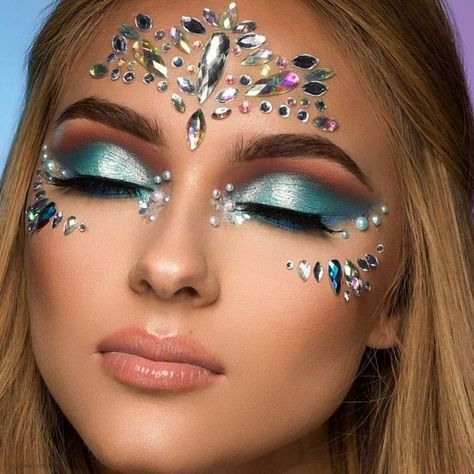 Coachella Make-up, Festival Makeup Rhinestones, Disco Makeup, Coachella Makeup, Fantasy Make-up, Festival Makeup Rave, Festival Makeup Glitter, Rhinestone Makeup, Weekend Festival