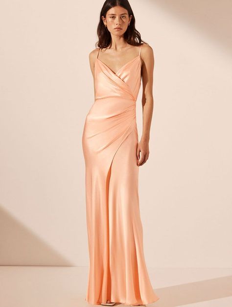 How to include Peach Fuzz (Pantone’s Color of the Year) in your wedding Pantone Peach Fuzz Outfit, Peach Fuzz Dress, Peach Fuzz Outfit, Peach Color Bridesmaid Dresses, Peach Satin Dress, Bridesmaid Satin Dresses, Peach Colored Dress, Peach Dresses, Weddings 2024