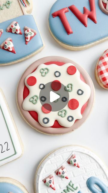 Pizza Cookies Decorated, Pizza Cookies, Vintage Oven, Icing Transfers, Royal Icing Transfers, Cookie Pizza, Pizza Toppings, Icing Cookies, Royal Icing Cookies