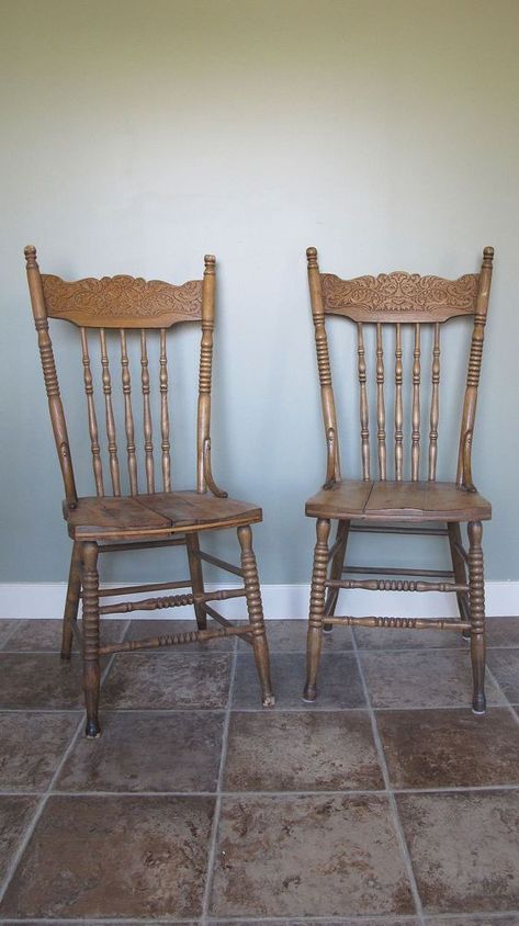 Transform your antique chairs into the gorgeous rustic chic chairs you always wanted! #diy #diyhomedecor #chairs #furniture Pressback Chairs, French Dining Chairs, Vintage Couch, Chic Chair, Boho Chair, Ikea Chair, Old Chairs, Painted Chairs, Antique Chairs