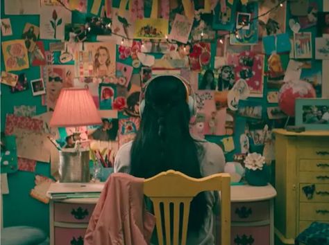 Lara Jean, The Boys, Desk, Bedroom