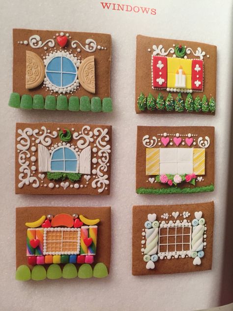 Windows Graham Cracker Gingerbread, Graham Cracker Gingerbread House, Homemade Gingerbread House, Gingerbread House Candy, Cool Gingerbread Houses, Gingerbread House Template, Gingerbread House Recipe, Ginger House, Gingerbread House Parties