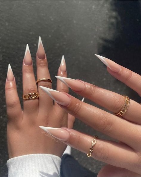 French Tip On Stiletto Nails, White Tip Stiletto Nails, Wedding Nails For Bride Stiletto, Stilleto Acrylics, French Tip Stilleto Nail, Stellio Nails, Small Stilleto Nails, French Tip Acrylic Nails Stiletto, Steletoes Nails Design