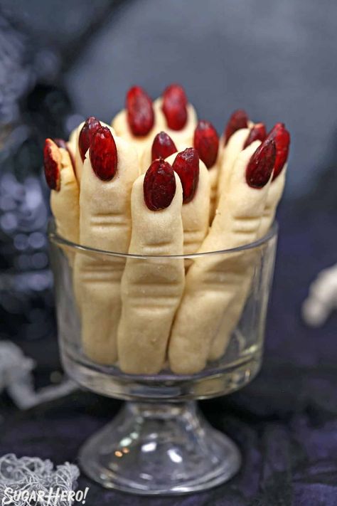 Halloween Finger Cookies, Halloween Themed Cookies, Mayo Cake, Halloween Fingerfood, Buffet Halloween, Witch Finger Cookies, Easy Shortbread, Halloween Finger Foods, Dessert Halloween