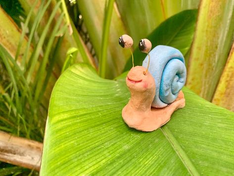 Clay Snails, Whimsical Snail, Air Dry Modeling Clay, Pearl Ex, Modeling Clay, Blog Instagram, Wild Hearts, Clay Projects, Air Dry Clay