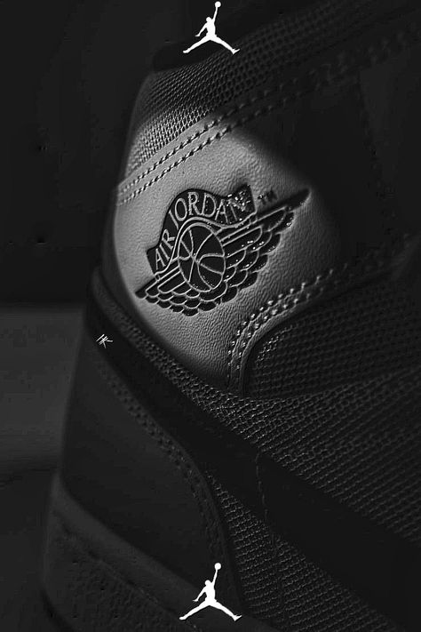 Shoe Wallpapers Iphone, Tenis Nike Jordan, Jordan Shoes Wallpaper, Jordans Aesthetic, Air Jordan Logo, Nfl Flag, Sneakers Wallpaper, Shoes Wallpaper, Cool Nike Wallpapers