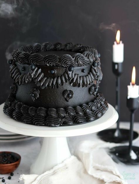 Black Velvet Cake Recipe, Black Velvet Cake, Goth Cakes, Cherry Chip Cake, Black Velvet Cakes, Spooky Halloween Cakes, Gothic Cake, Bolo Vintage, Spooky Cake