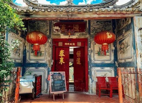 Traditional Chinese House Interior, Chinese Interior Design Traditional, Chinese House Interior, Chinese House Design, Tea House Interior, Traditional Chinese Interior, Chinese Tea Room, Traditional Chinese House, Chinese Tea House