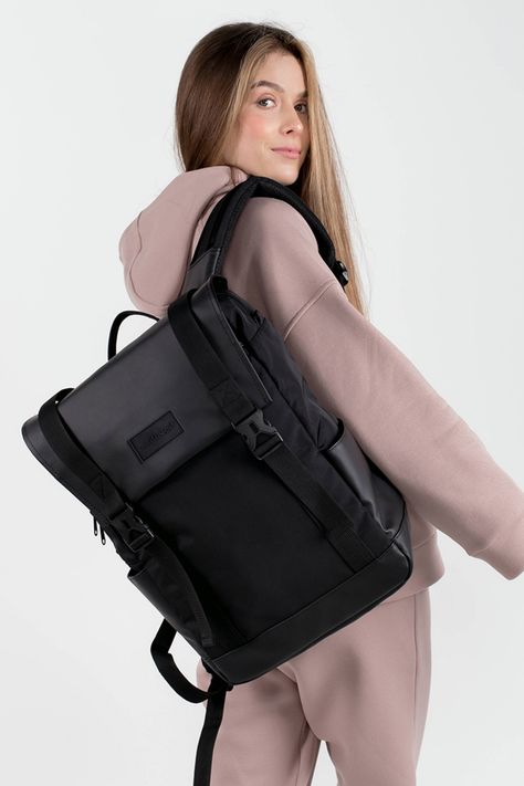 Make a fashion statement with our girls' cute backpack collection. Crafted from eco-leather, these stylish travel bags are perfect for school and daily adventures. Personalize your backpack and add a touch of uniqueness to your style. Explore Pinterest for more inspiration and find the perfect girls' backpack that combines fashion and functionality in one trendy package. Everyday Backpack Women, Black Backpack Outfit, Bag Poses, Character Photography, Backpack Aesthetic, Backpack Collection, Shooting Bags, Backpack Photography, Stylish Travel Bag