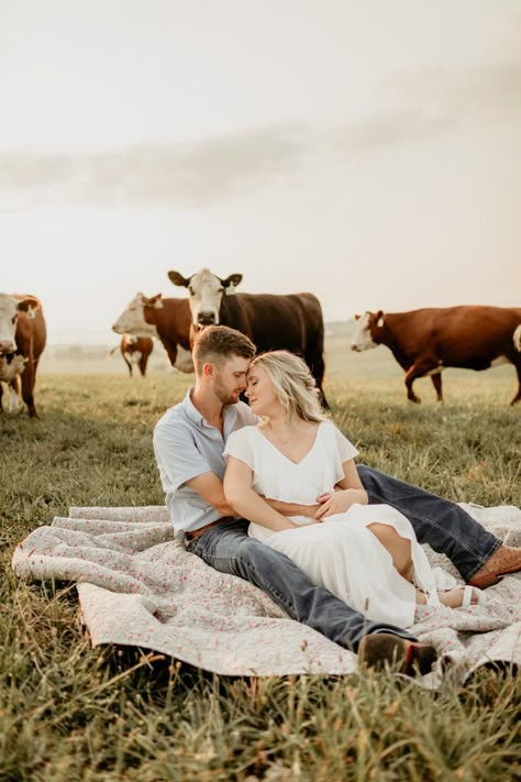 Country Maternity Photography, Country Maternity Photos, Pregnant Shoot, Western Engagement Pictures, Farm Family Pictures, Family Branding, Ranch Family, Farm Engagement Photos, Country Engagement Pictures