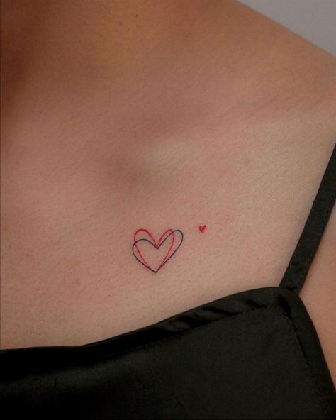 Heart Collar Bone Tattoo, Black Heart Tattoos, Kiss Tattoos, Tiny Tattoos For Women, Unique Small Tattoo, Hip Thigh Tattoos, Small Heart Tattoos, Hip Tattoos Women, Petite Tattoos